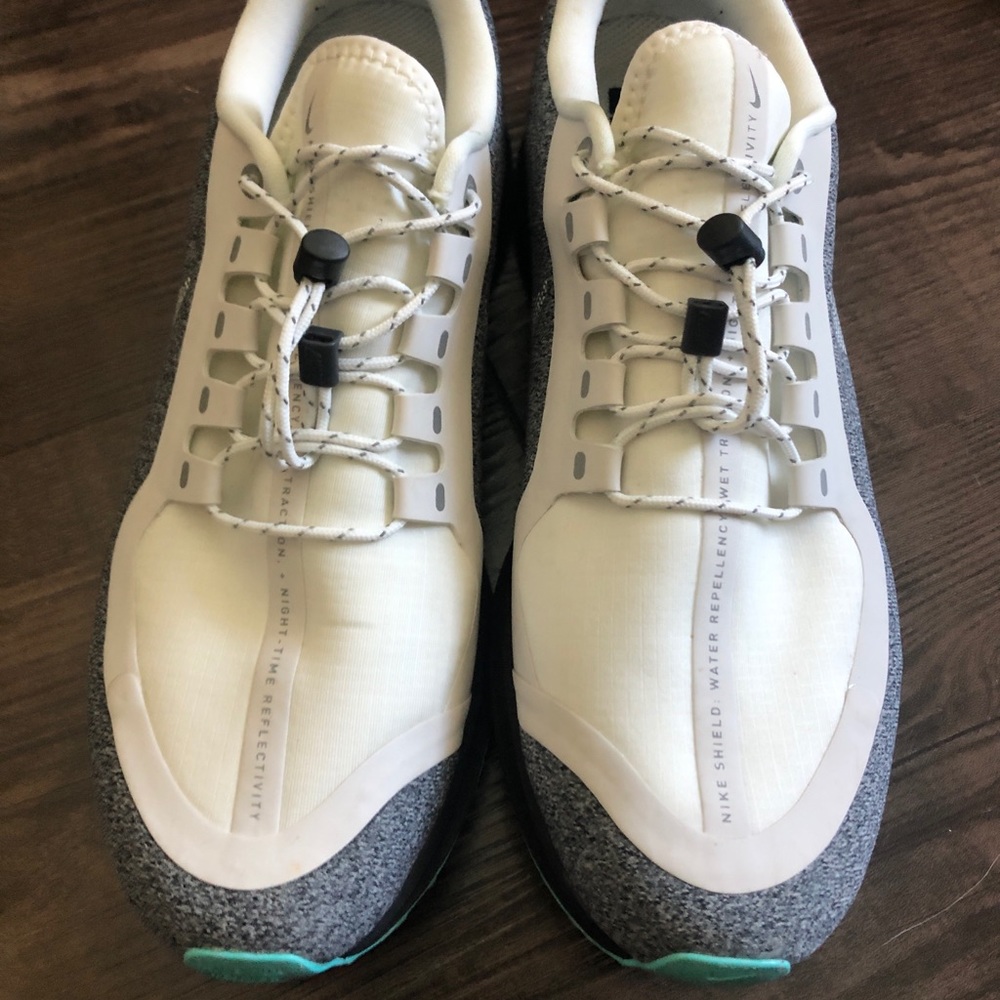 Nike Shield sneaker